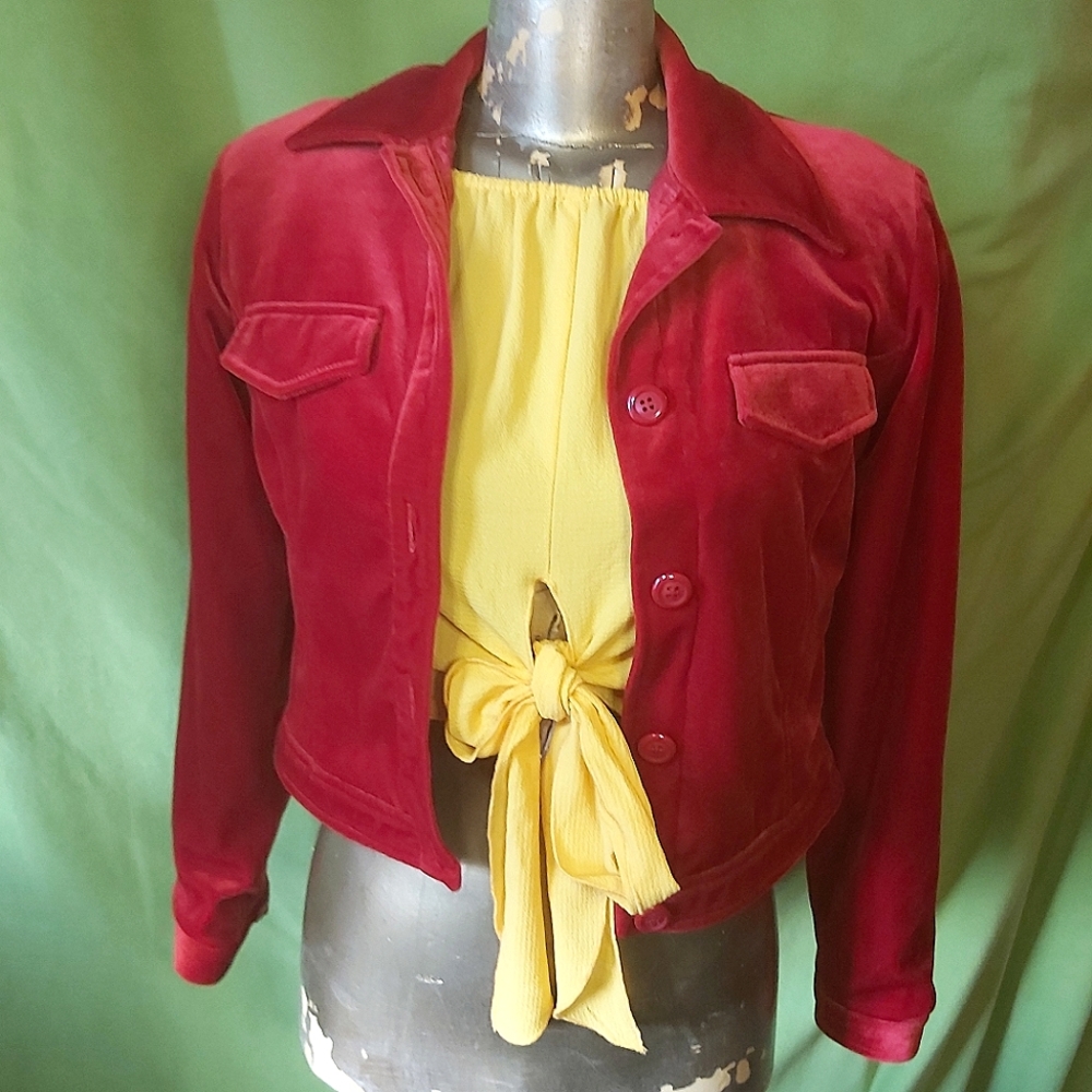 Clowncore Combo~ Yellow Crop Top And Red Button Up (S/M)